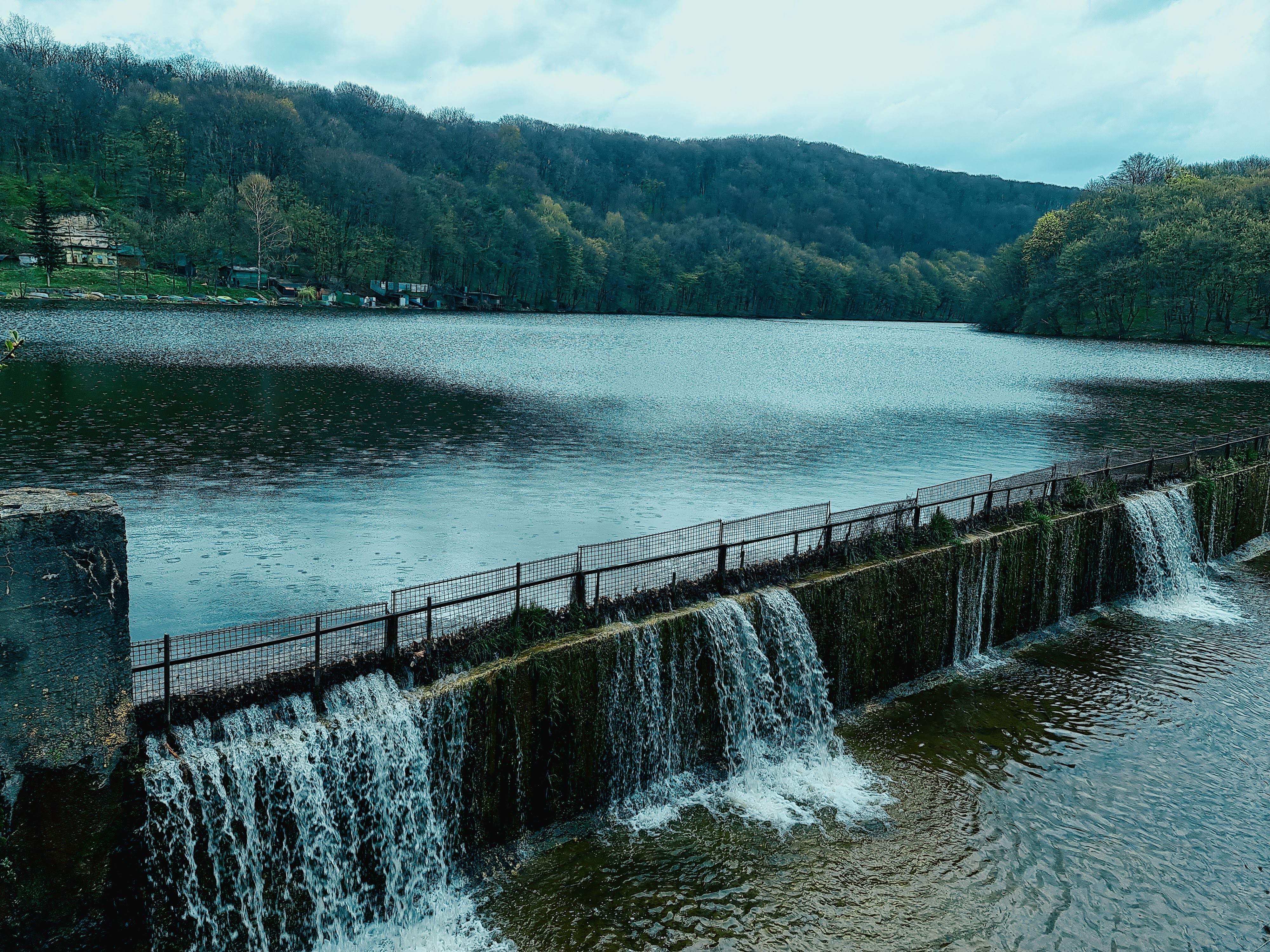 ������-�������